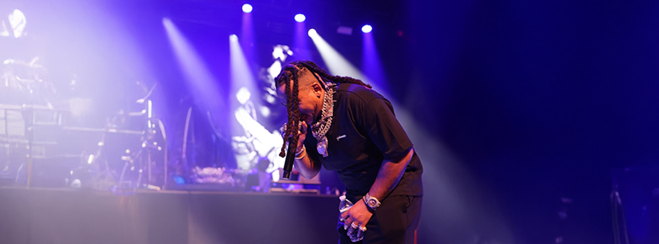 Max B performing live